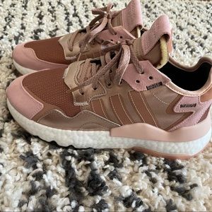 Adidas nite jogger rose gold